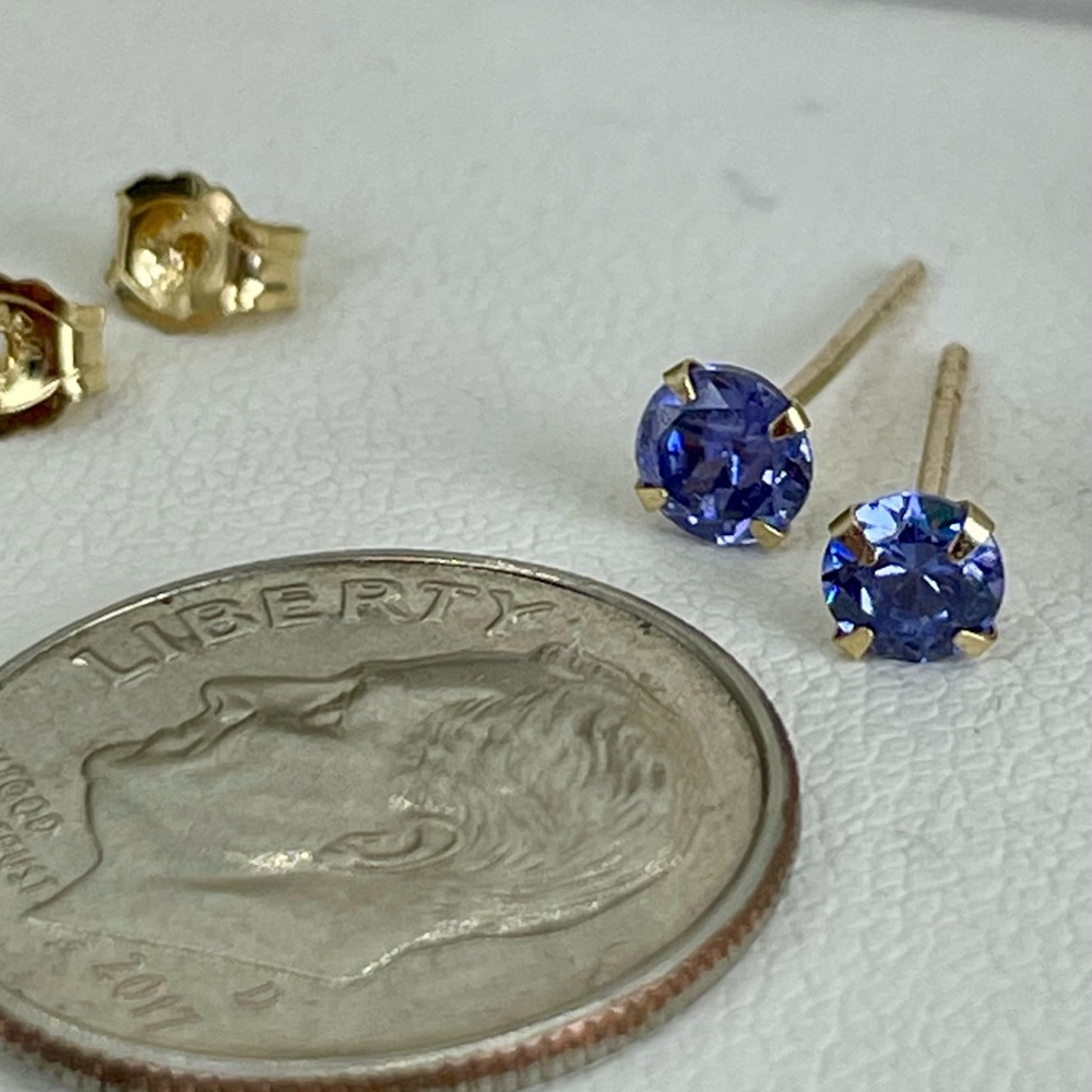 1/2c 14k solid Tanzanite stud Earrings yellow Gold .25ct each - Picture 10 of 11